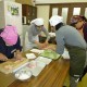 親子料理教室（平成23年1月）鶏のなべてり焼き・ごまあえ・チョコレートのお菓子